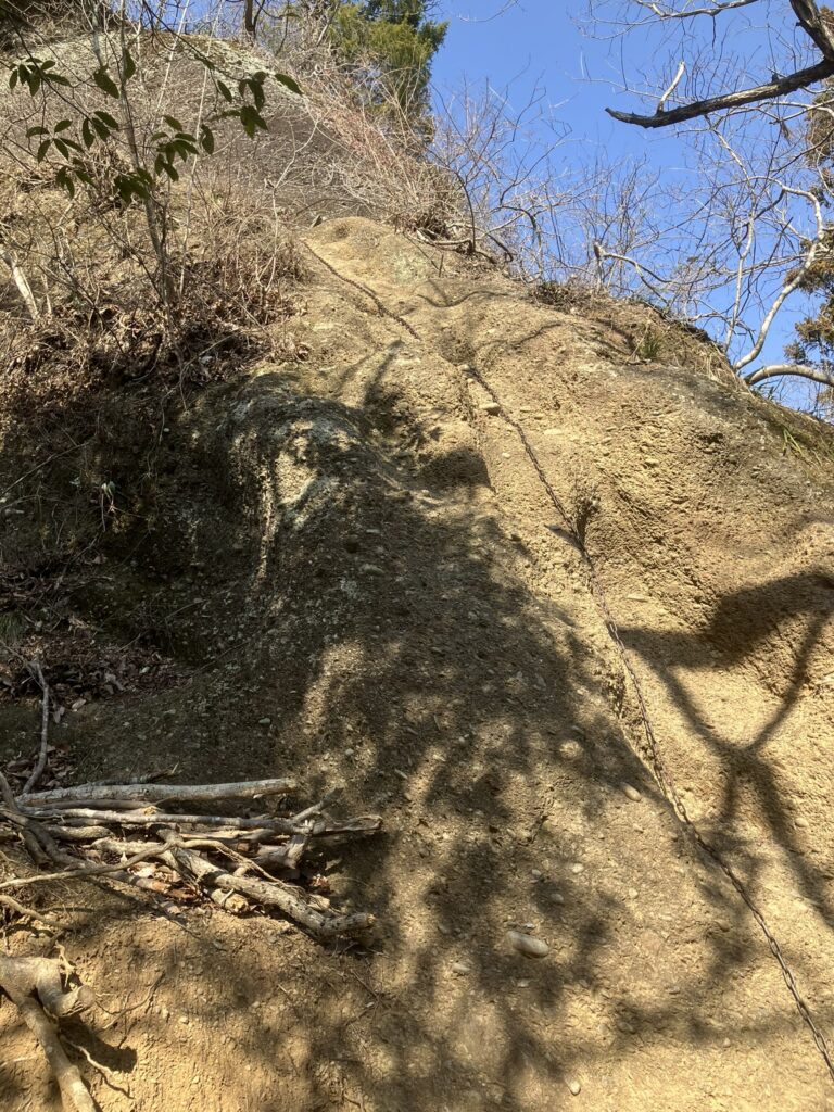 岩殿山の鎖場